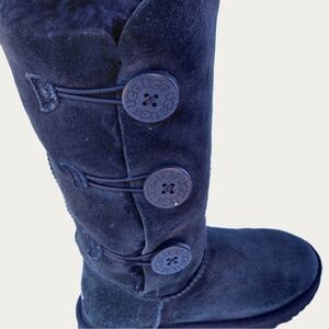UGG Bailey Button Triplet II Boot Size 6